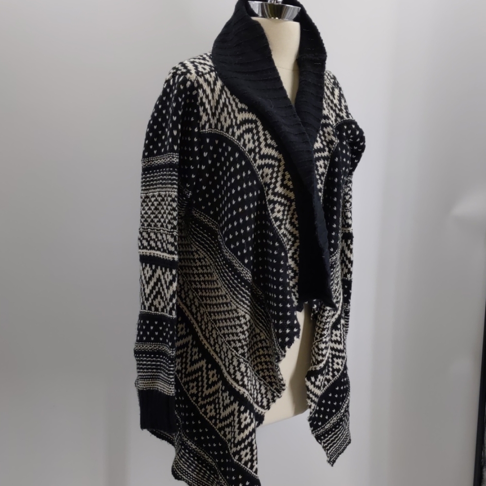 Lulumari black/white open cardigsn-sz S/M